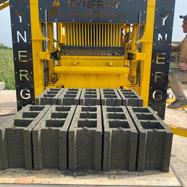 Machine a brique fabrication de Parpaing 4.1  