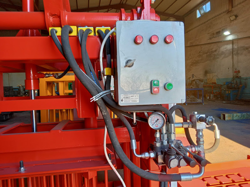 Pondeuse parpaing semiautomatique 